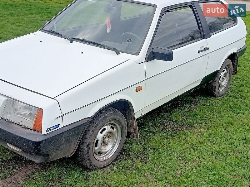 Хэтчбек ВАЗ / Lada 2108 1988 в Гадяче