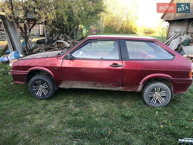 Хэтчбек ВАЗ / Lada 2108 1985 в Турийске