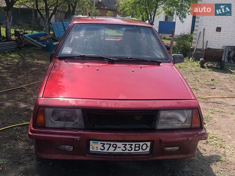 Хэтчбек ВАЗ / Lada 2108 1985 в Турийске