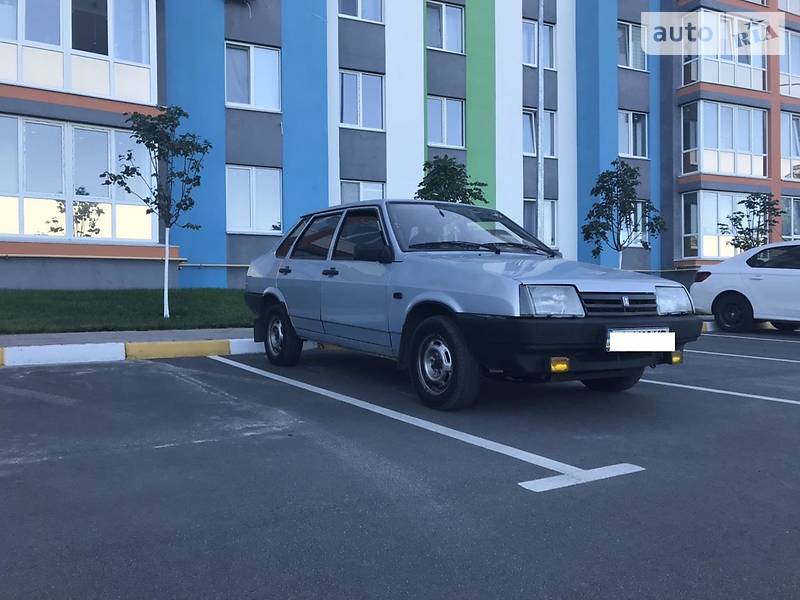 Седан ВАЗ / Lada 21099 2004 в Киеве