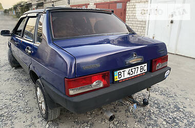 Седан ВАЗ / Lada 21099 2000 в Новой Каховке