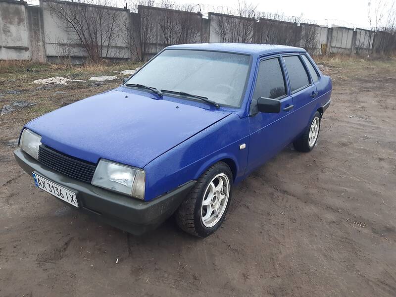 Седан ВАЗ / Lada 21099 1998 в Харькове