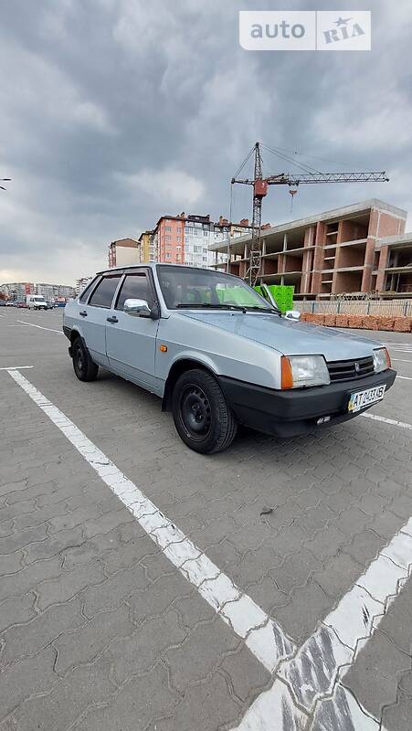 Седан ВАЗ / Lada 21099 2004 в Ивано-Франковске