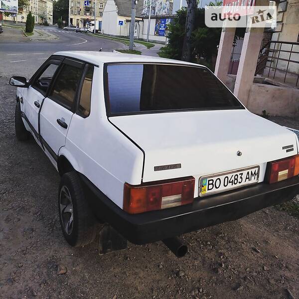 Седан ВАЗ / Lada 21099 1993 в Кривом Роге