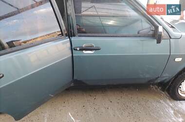 Седан ВАЗ / Lada 21099 2001 в Луцке