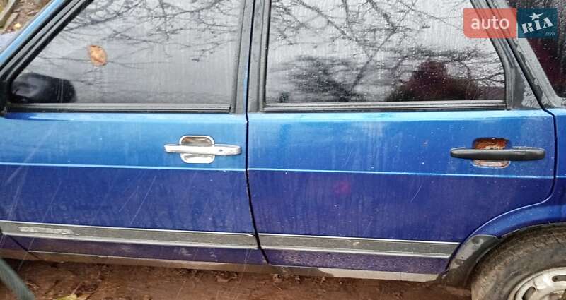 Седан ВАЗ / Lada 21099 2002 в Ужгороде