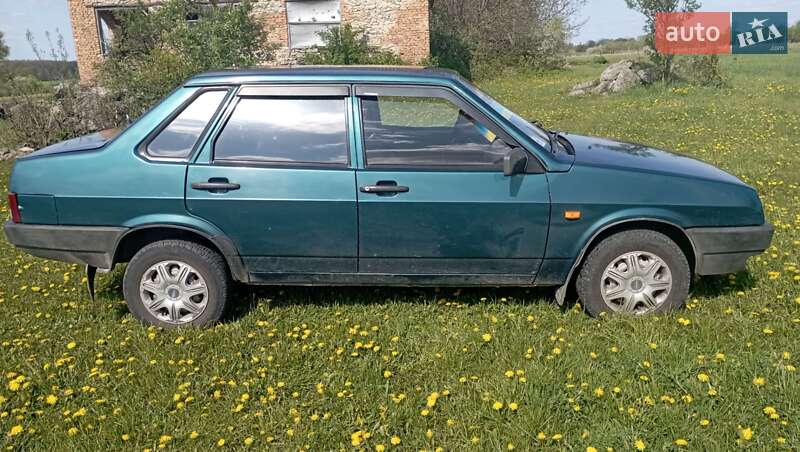 Седан ВАЗ / Lada 21099 2004 в Староконстантинове