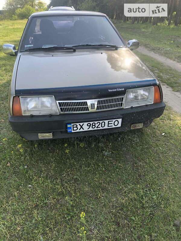 Седан ВАЗ / Lada 21099 1999 в Ізяславі