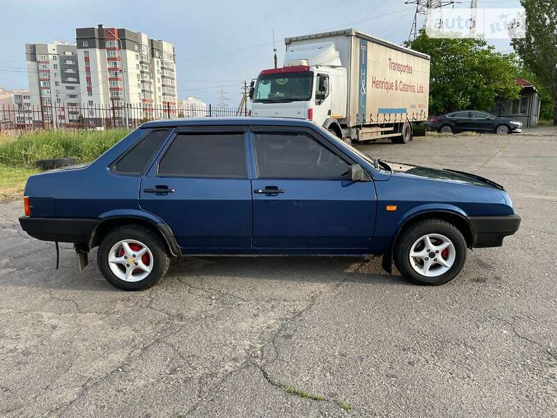 Седан ВАЗ / Lada 21099 2004 в Миколаєві