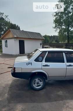 Седан ВАЗ / Lada 21099 2003 в Овруче