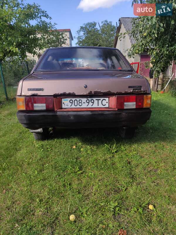 Седан ВАЗ / Lada 21099 1993 в Золочеве