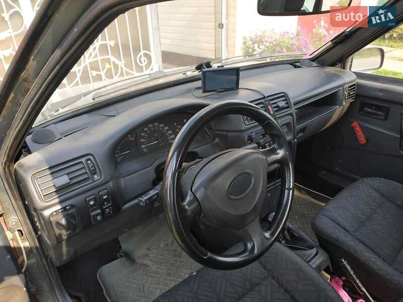 Седан ВАЗ / Lada 21099 1997 в Киеве