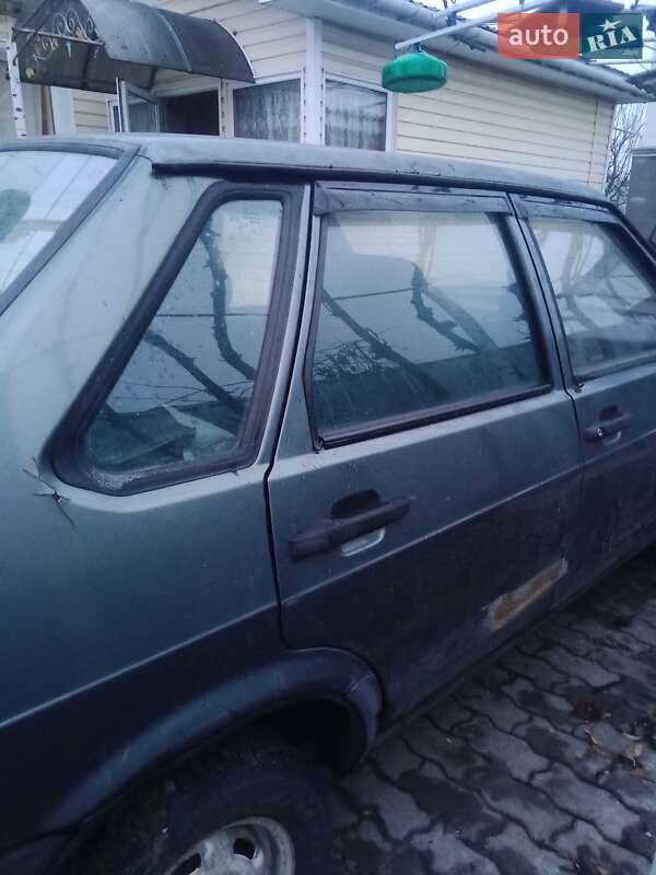 Седан ВАЗ / Lada 21099 1997 в Киеве
