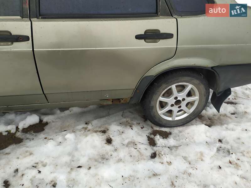 Седан ВАЗ / Lada 21099 2003 в Ивано-Франковске