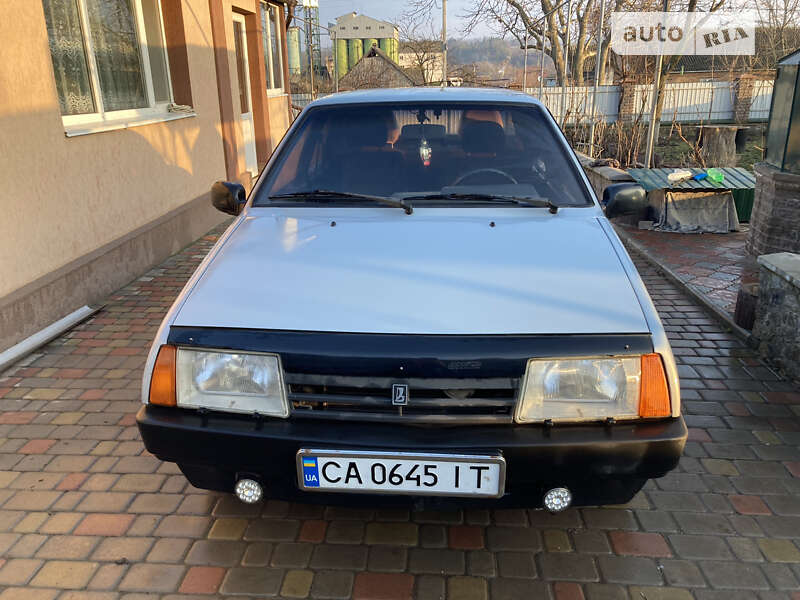 Седан ВАЗ / Lada 21099 2004 в Мироновке