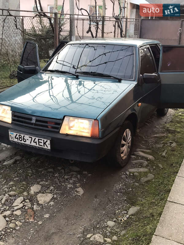Седан ВАЗ / Lada 21099 2001 в Сваляві