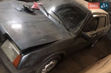 Седан ВАЗ / Lada 21099 2001 в Черновцах