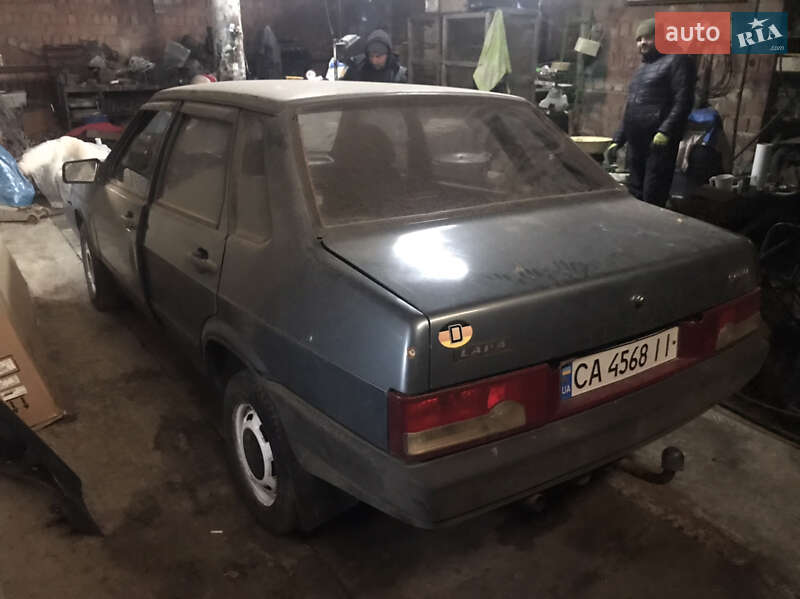 Седан ВАЗ / Lada 21099 2001 в Черновцах