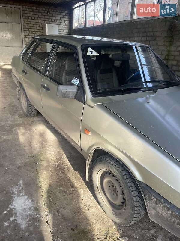 Седан ВАЗ / Lada 21099 2001 в Кропивницком