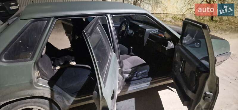 Седан ВАЗ / Lada 21099 2005 в Днепре