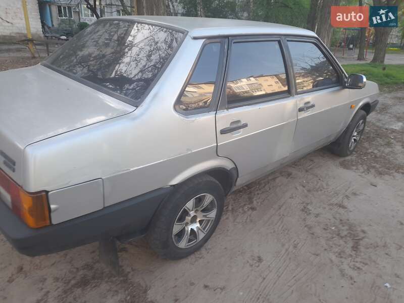 Седан ВАЗ / Lada 21099 2001 в Кременчуге