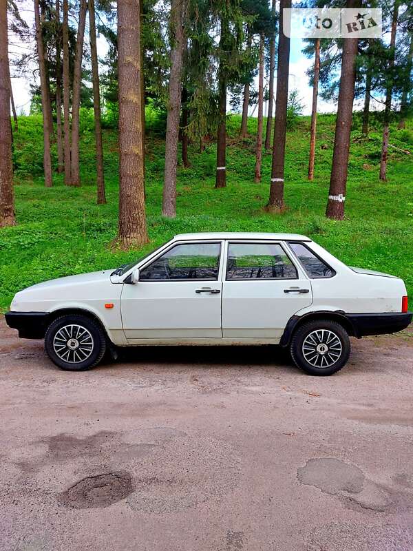 Седан ВАЗ / Lada 21099 1990 в Тростянце