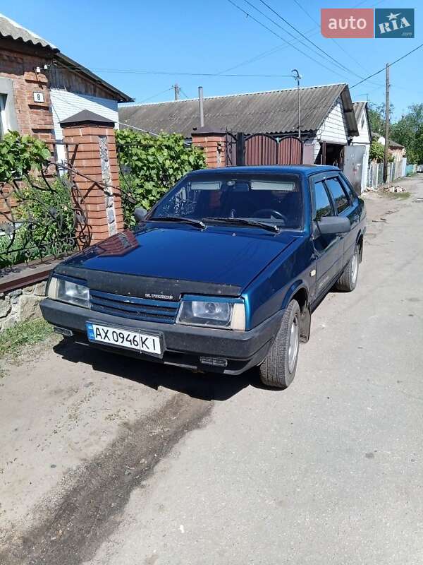 Седан ВАЗ / Lada 21099 2000 в Змиеве