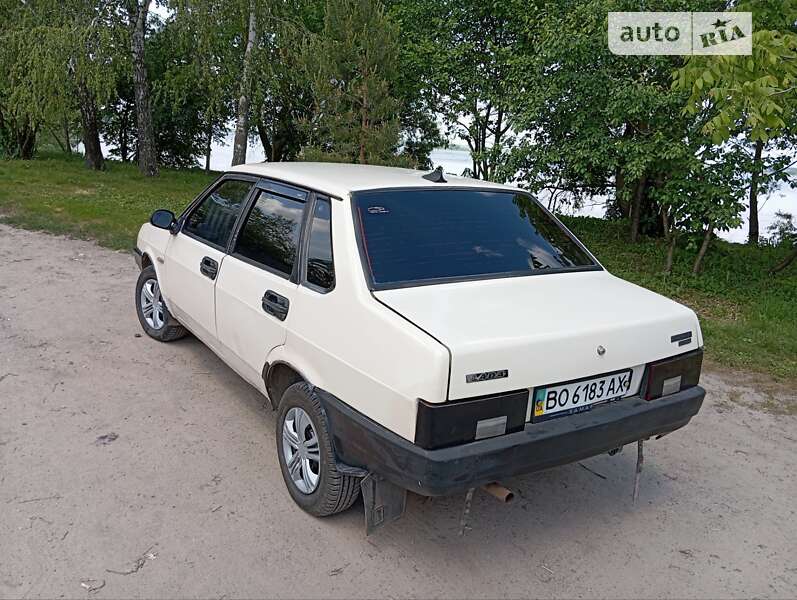 Седан ВАЗ / Lada 21099 1992 в Летичеве