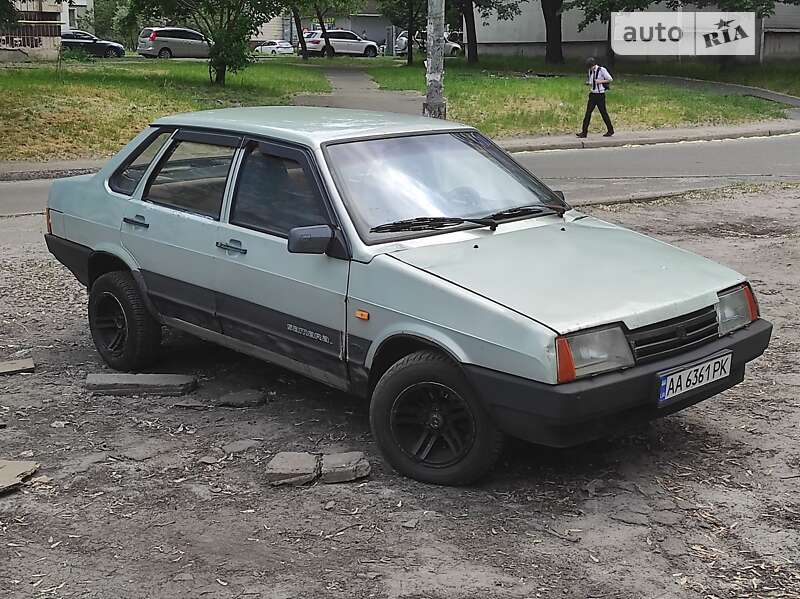 Седан ВАЗ / Lada 21099 2000 в Києві