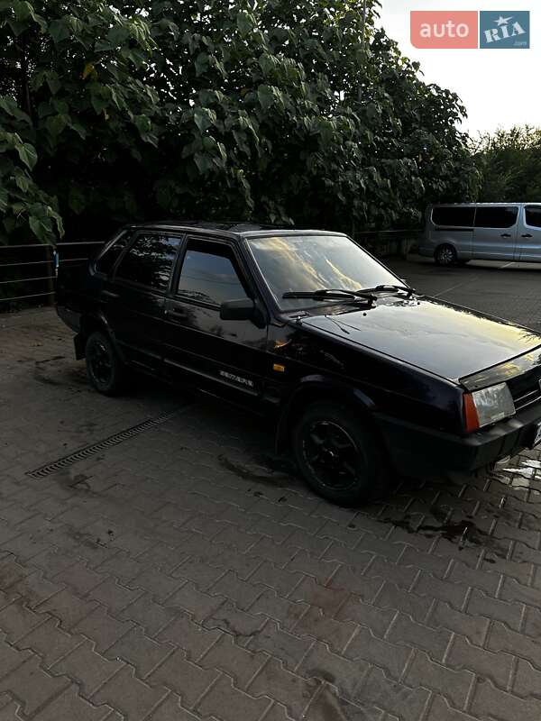 Седан ВАЗ / Lada 21099 1999 в Кривому Розі