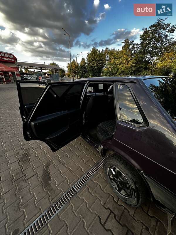 Седан ВАЗ / Lada 21099 1999 в Кривому Розі