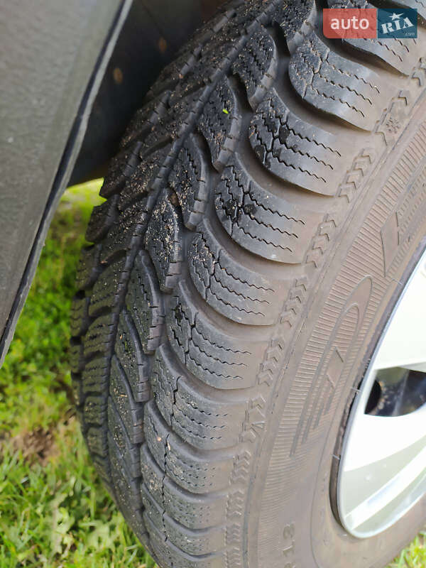 Седан ВАЗ / Lada 21099 2005 в Остроге