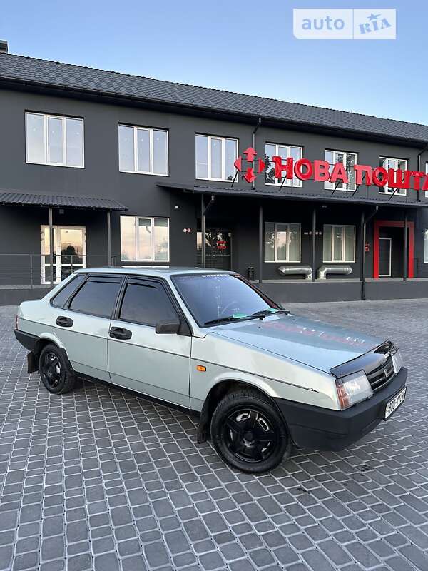 Седан ВАЗ / Lada 21099 2003 в Горишних Плавнях