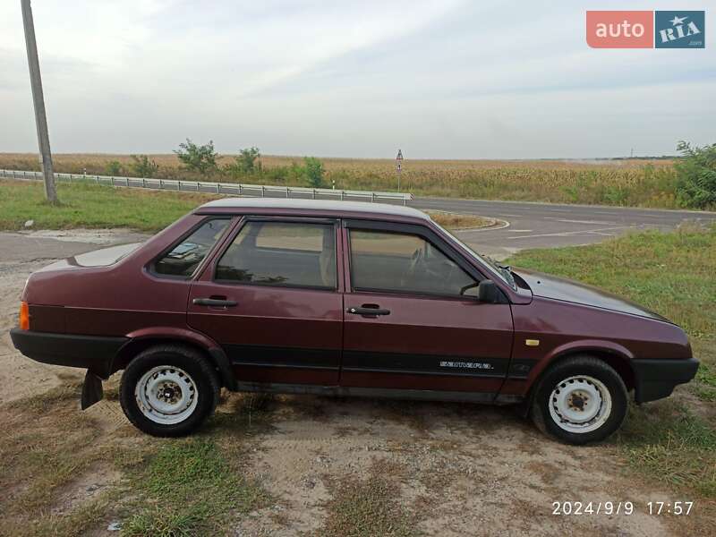 Седан ВАЗ / Lada 21099 1996 в Запорожье