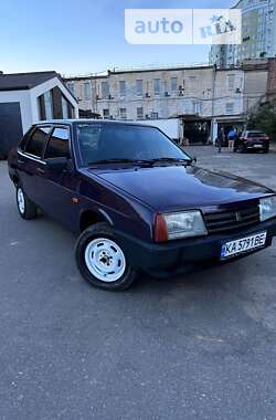 Седан ВАЗ / Lada 21099 1998 в Киеве