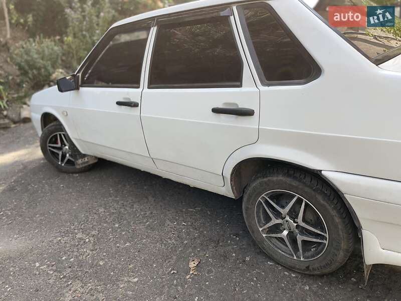 Седан ВАЗ / Lada 21099 2000 в Одессе
