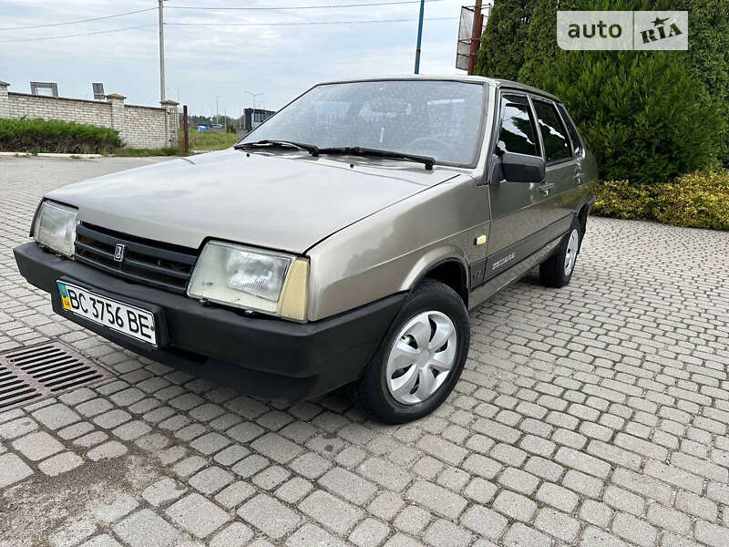 Седан ВАЗ / Lada 21099 2002 в Львове