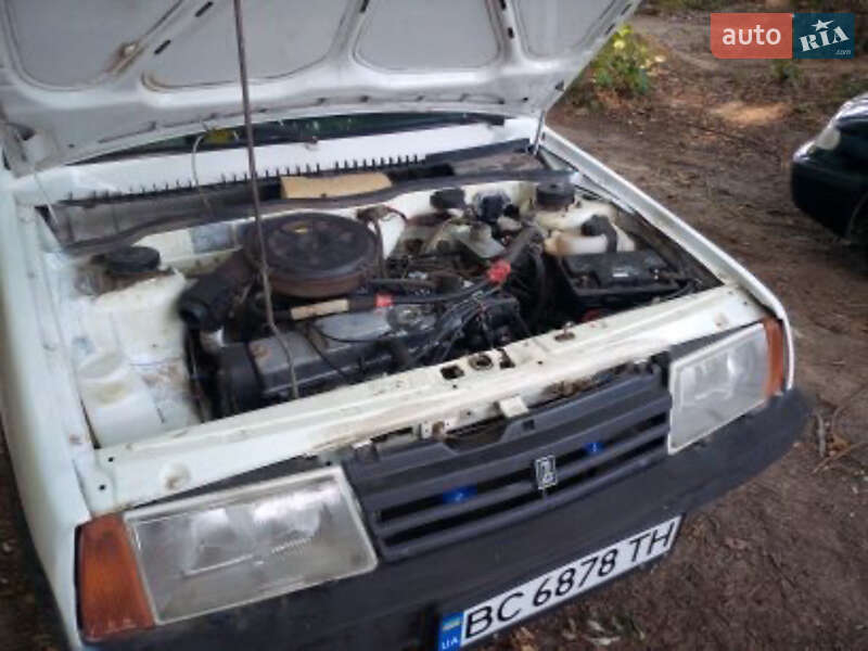 Седан ВАЗ / Lada 21099 2000 в Львове