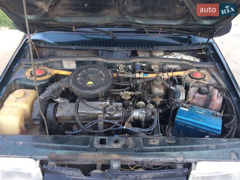 Седан ВАЗ / Lada 21099 2002 в Николаеве