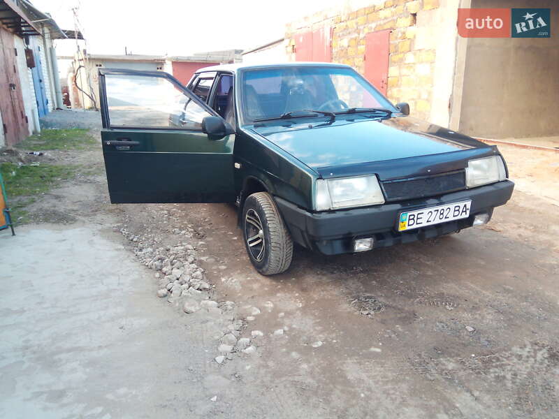 Седан ВАЗ / Lada 21099 2002 в Николаеве