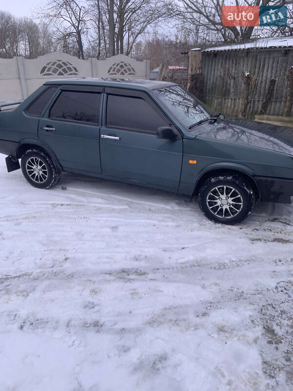 Седан ВАЗ / Lada 21099 2004 в Хмельнике