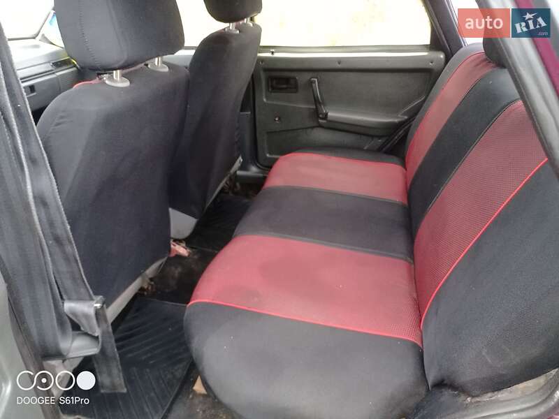 Седан ВАЗ / Lada 21099 1993 в Новояворівську