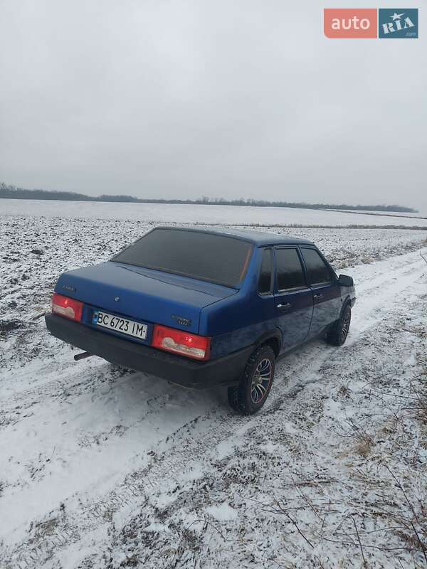 Седан ВАЗ / Lada 21099 2000 в Львові