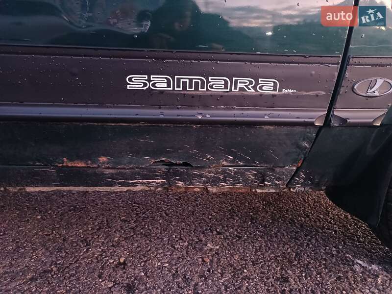 Седан ВАЗ / Lada 21099 2003 в Черновцах