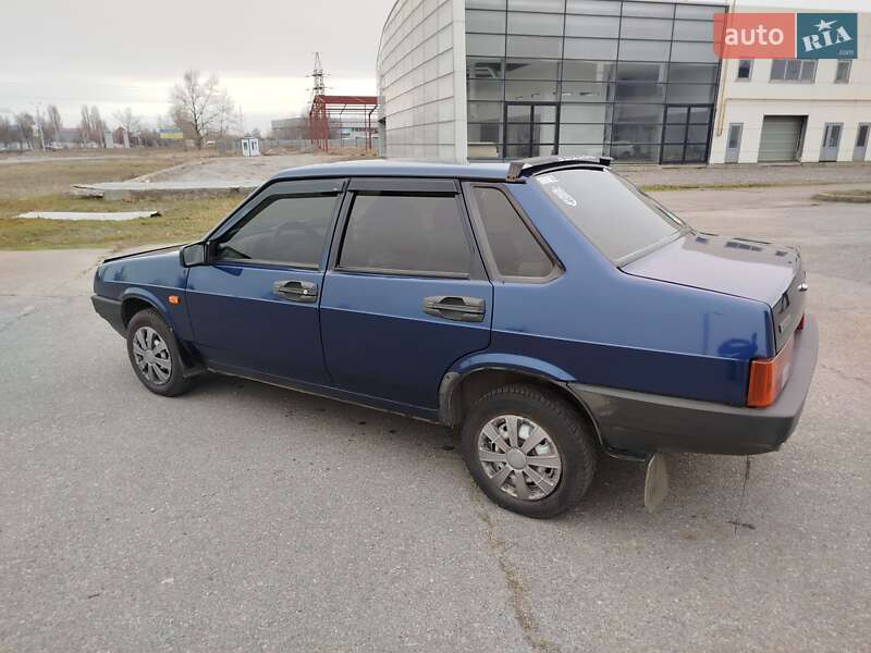 Седан ВАЗ / Lada 21099 2001 в Днепре