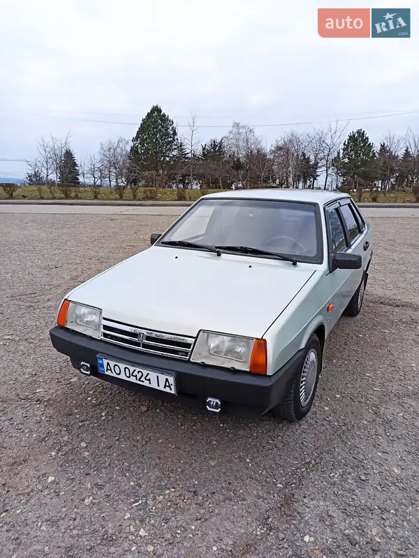 ВАЗ / Lada 21099