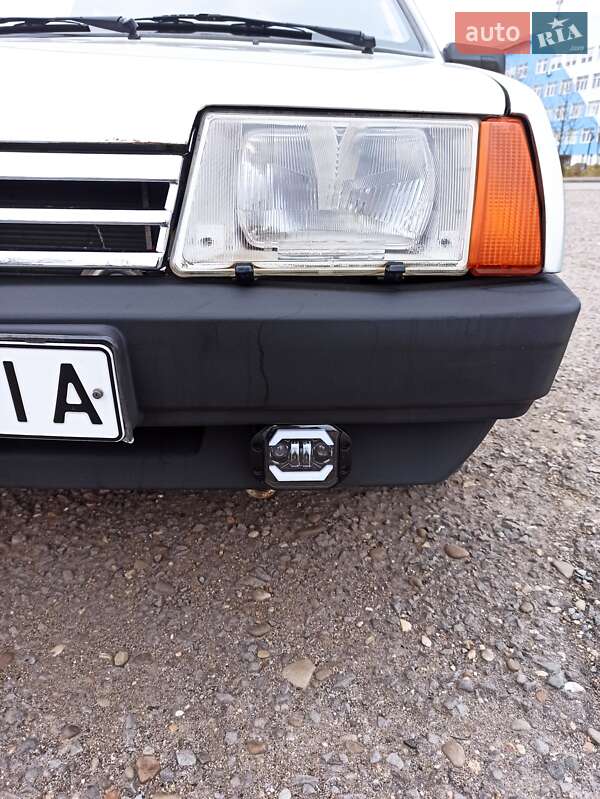 Седан ВАЗ / Lada 21099 2001 в Ужгороде