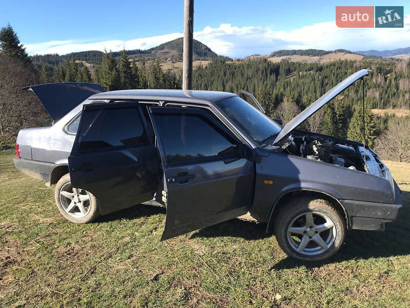 Седан ВАЗ / Lada 21099 2007 в Путиле