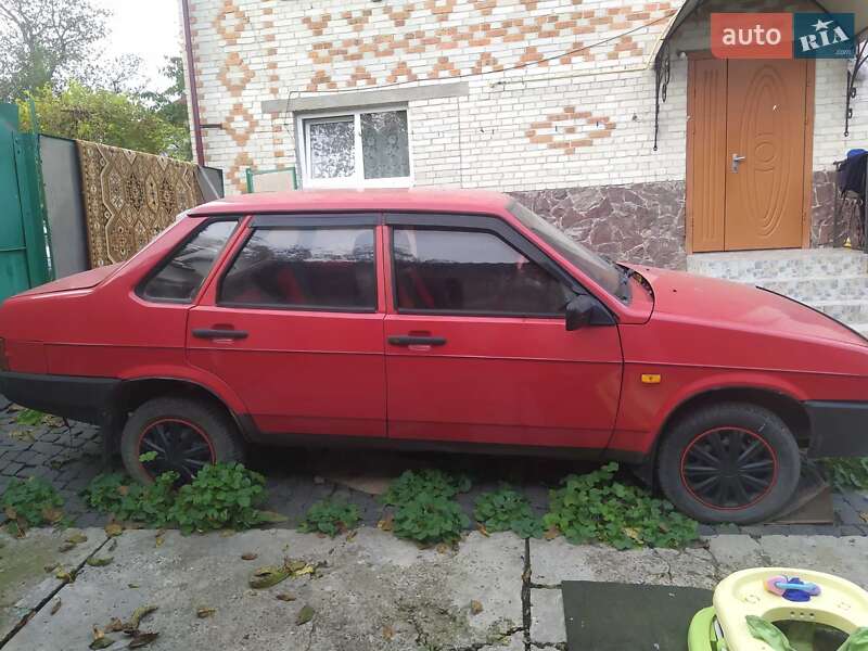 Седан ВАЗ / Lada 21099 1993 в Львове