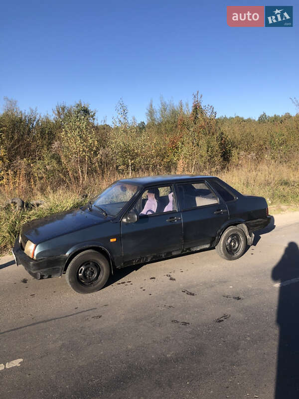 Седан ВАЗ 21099 2004 в 